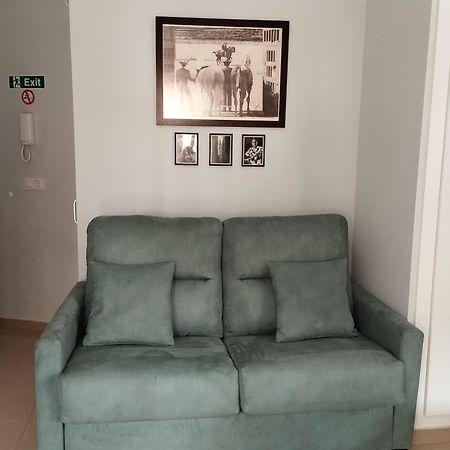 Apartamento La Fuente 27 Tomares Bagian luar foto